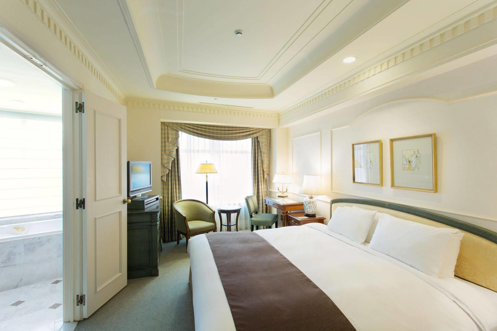 Hotel The Manhattan Chiba Buitenkant foto