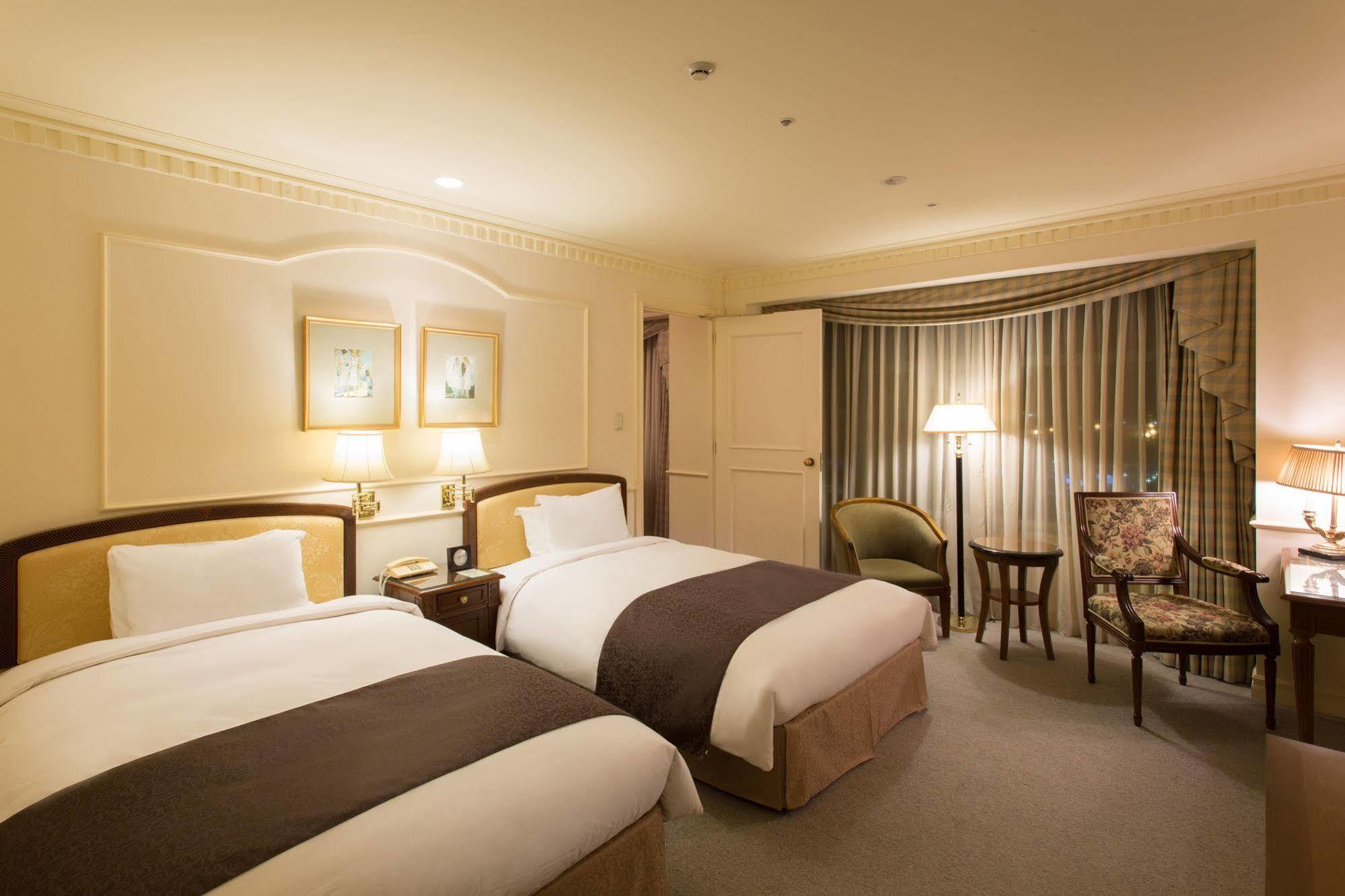 Hotel The Manhattan Chiba Buitenkant foto